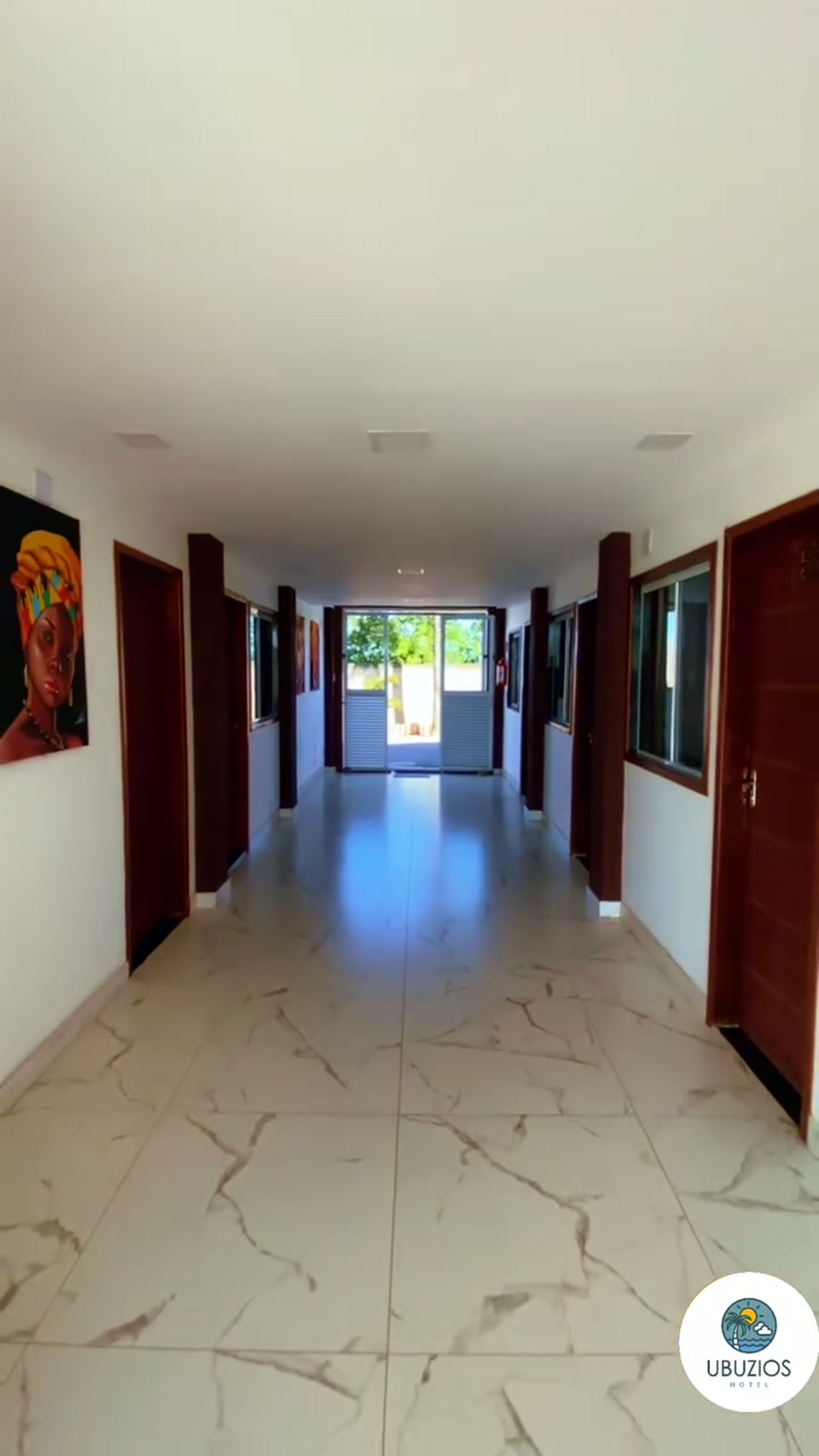 Corredor interno da Pousada Ubuzios