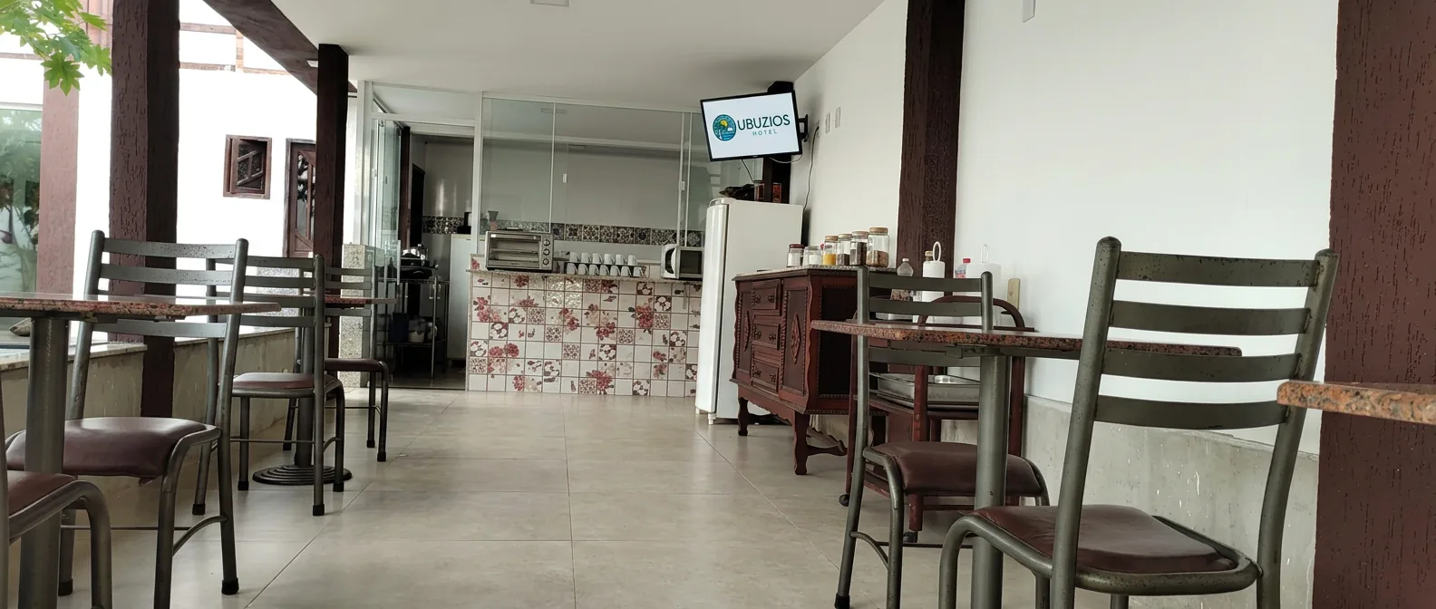 Espaço de café da manhã da Pousada Ubuzios